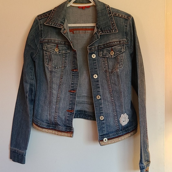 Jean jacket - Picture 1 of 4